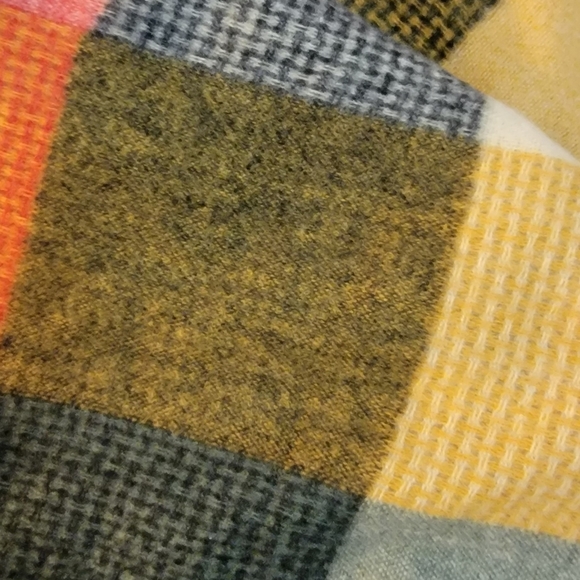 Ladies Scarf - Picture 7 of 9